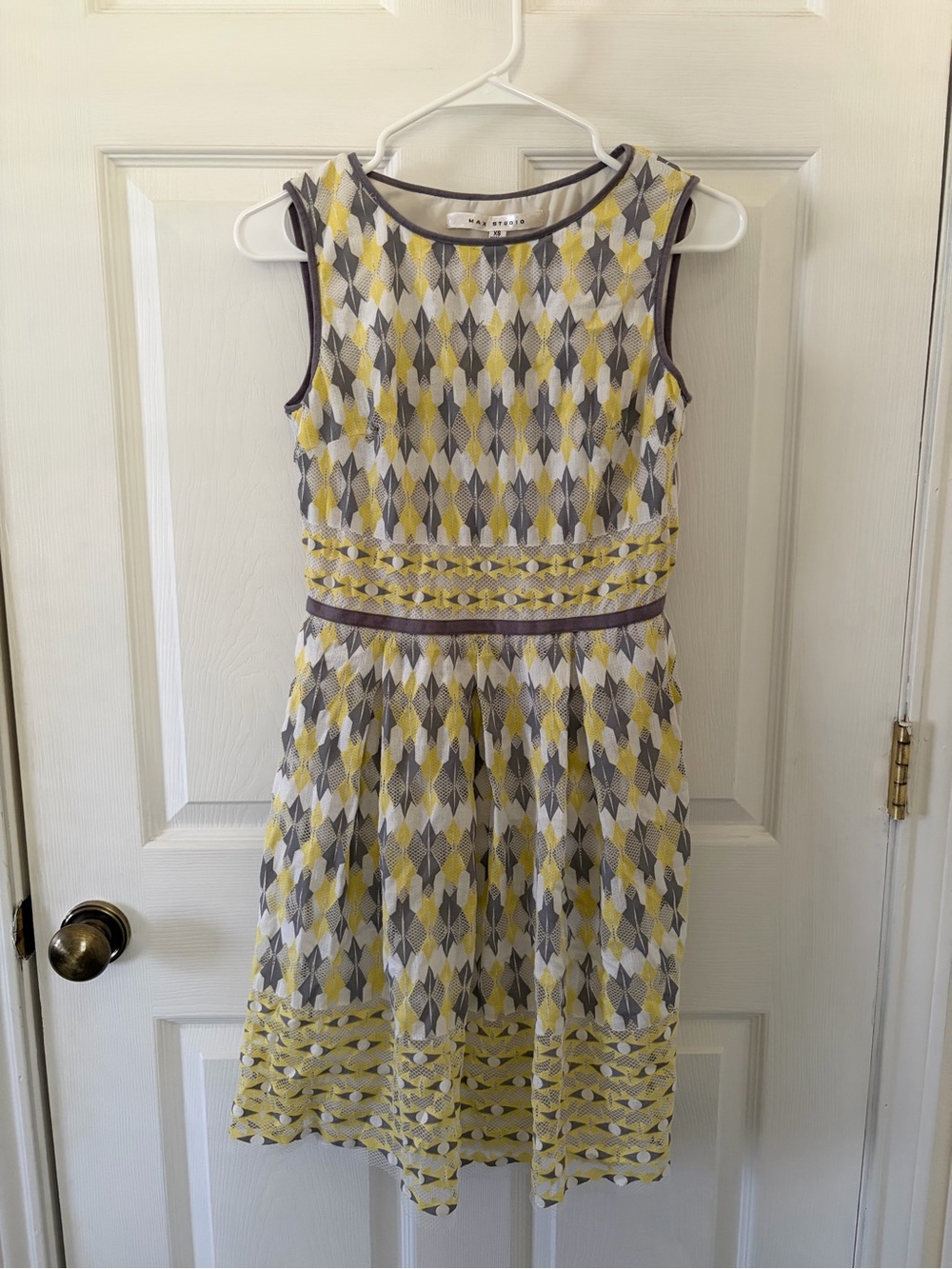 Max Studio Sleeveless Yellow & Gray Patterned Women's Dress